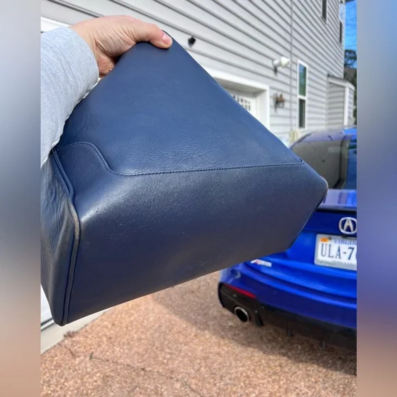 Tory Burch Tote - Picture 6 of 10